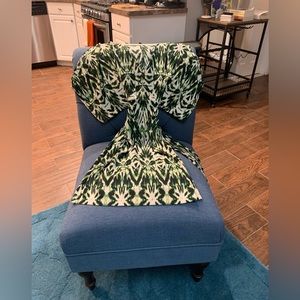 💚🍀🍃S.L. fashions Dress. Flare Sleeves with Peep Shoulders. Flattering🍃🍀💚